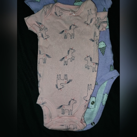Newborn unicorn onsie - Picture 2 of 6